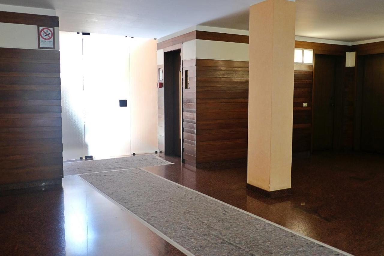 Best Way Rent - Elegante Loft Con Terrazzo Милан Экстерьер фото
